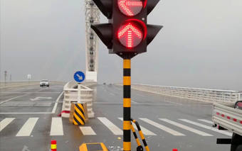 山東濰坊太陽(yáng)能移動(dòng)信號(hào)燈